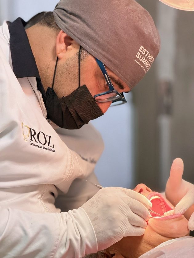 Procedimento odontológico em andamento na ROZ
