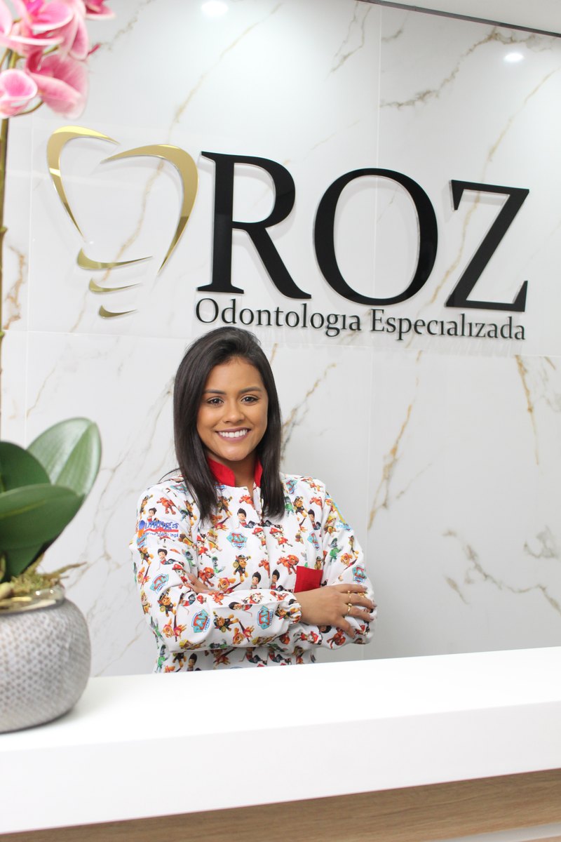 Huila Danielle Henrique Mota — dentista da ROZ Odontologia