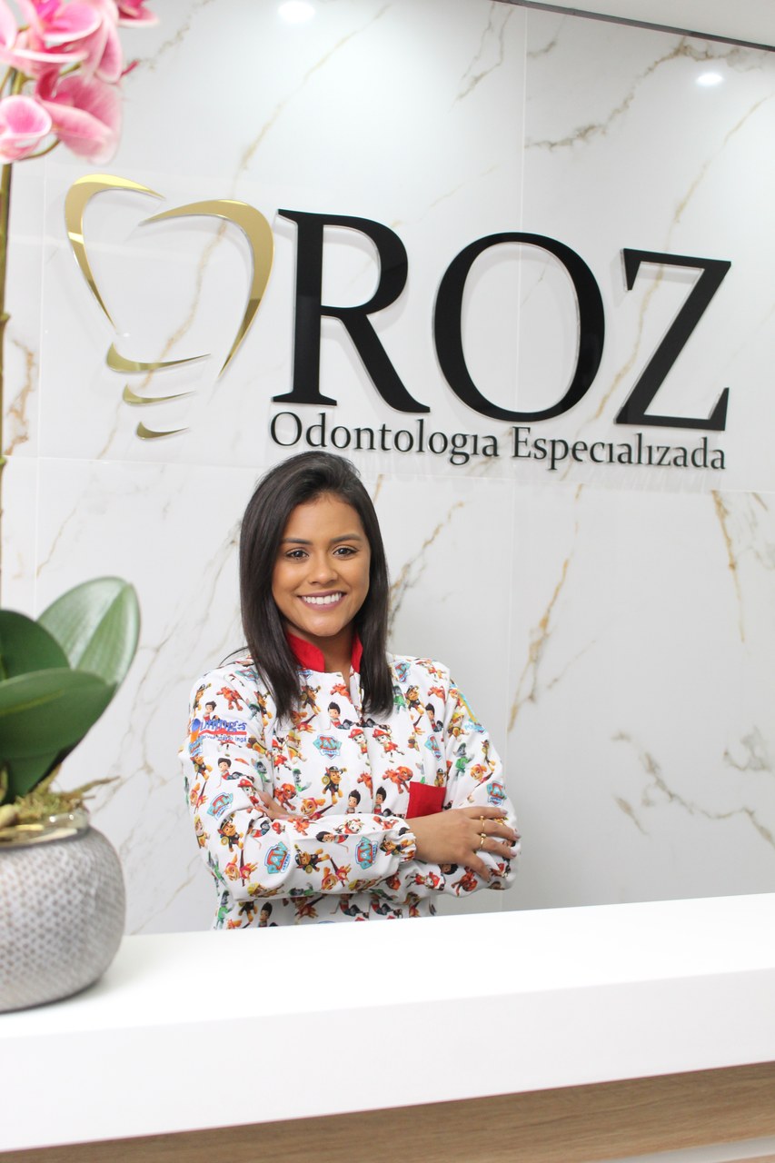 Dra. Huila Danielle Henrique Mota — dentista da ROZ Odontologia Especializada